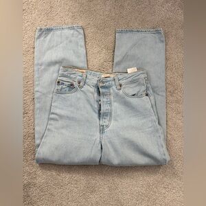 Levi’s Light Blue Ribcage Straight Capri Jeans